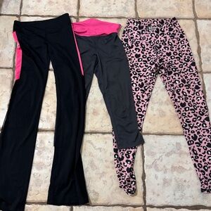 Lot of 3 forever 21 workout pants Pink Black gray leopard Leggings capri small